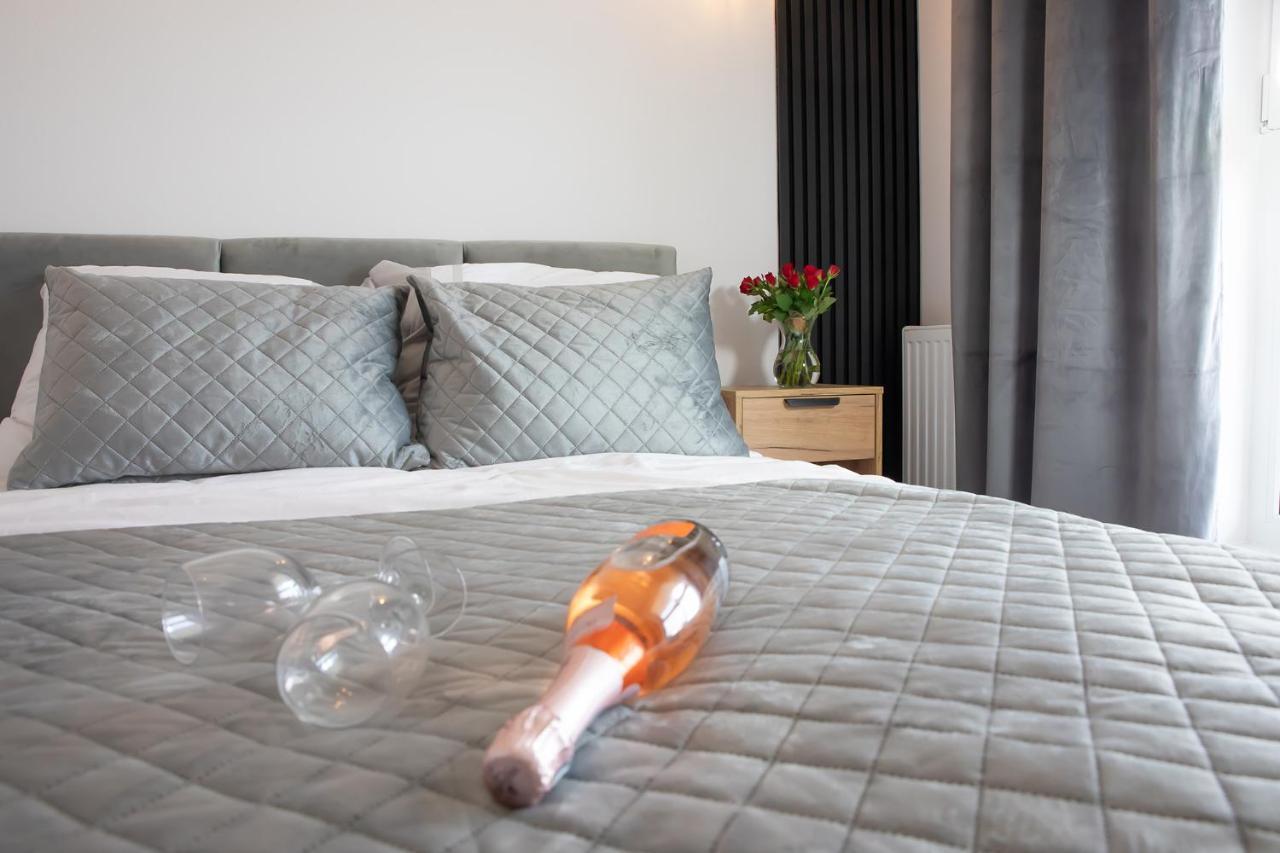 דירות גדינייה Luxus Apartament Bella מראה חיצוני תמונה